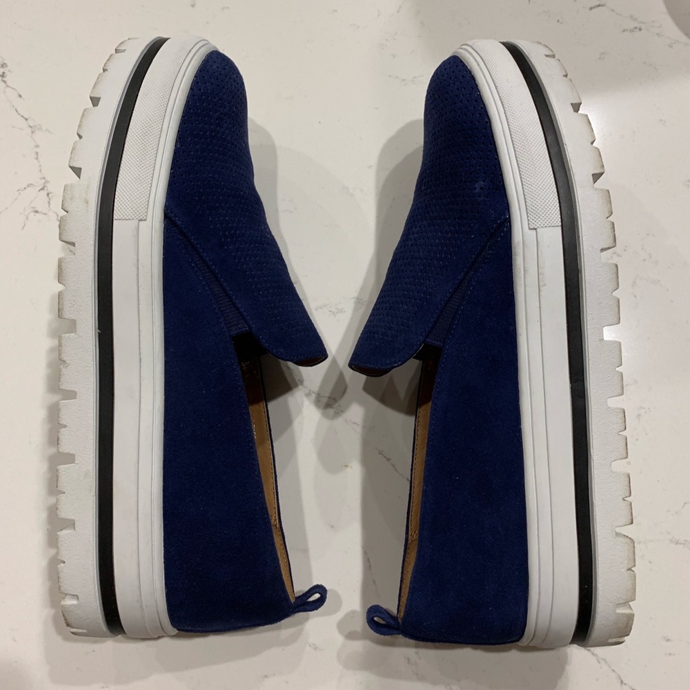 Women’s Halogen slip on shoes: size 7.5